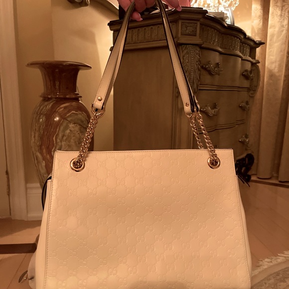 Authentic Gucci bag in prestige collection - Picture 1 of 6
